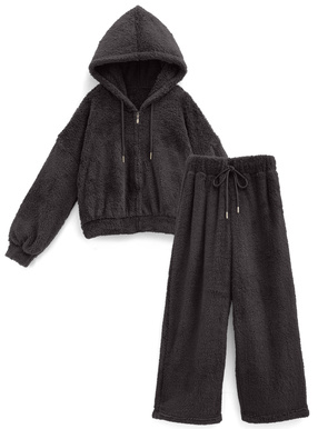 フードジップパーカー×ロングパンツボアセットアップ