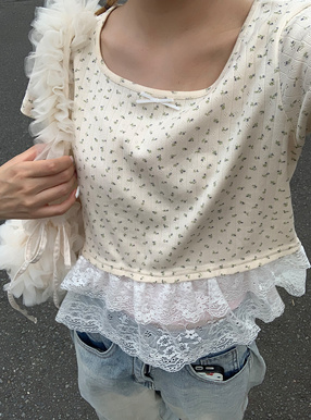 花柄レースフリルトップス