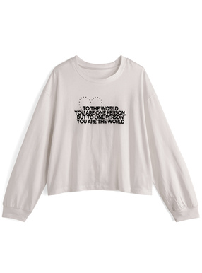 ハートモチーフスタッズロゴプリントTシャツ
