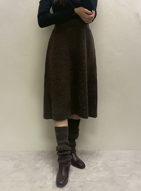 レッグウォーマー付きリブニットミドルスカート