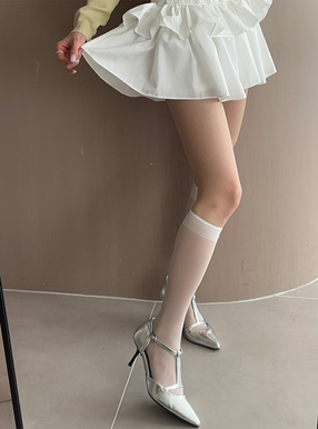 Tストラップポインテッドトゥパンプス