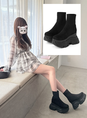 厚底スニーカーソックスブーツ